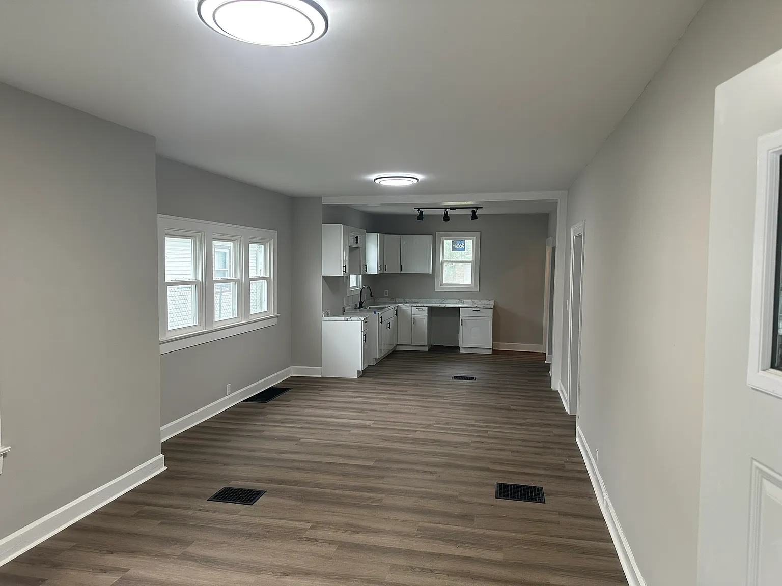 2 bed, 1754 sqft, $1,299 — Photo 2