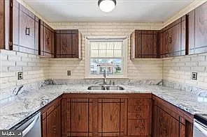 261 Oakfield Dr — Photo 10