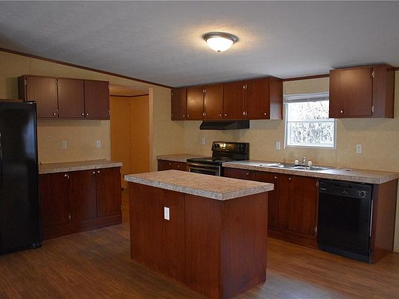 2nd image of 139 Pickle Ave