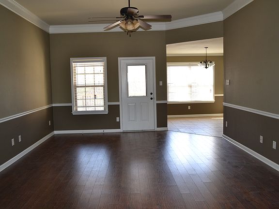 2nd image of 33 Cottonwood Ln