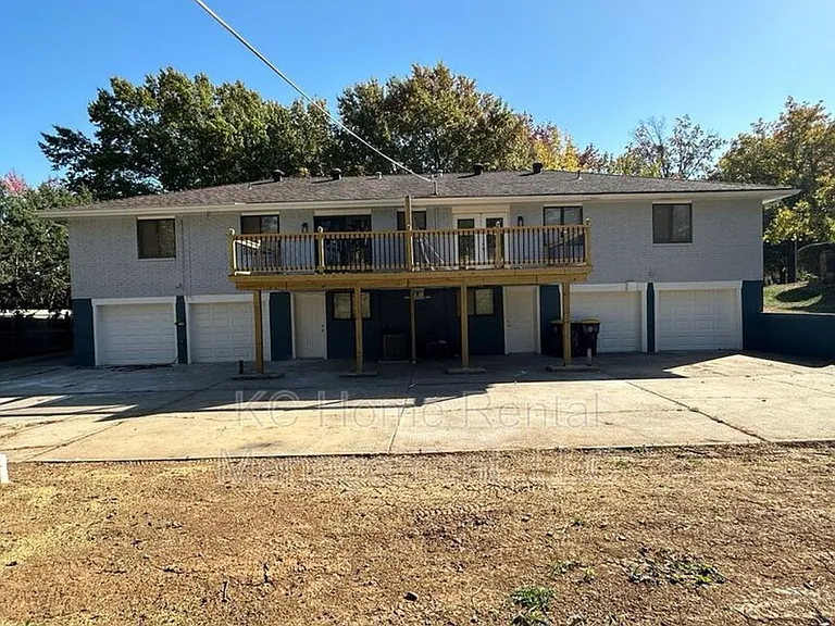 11506 Oak St — Photo 10