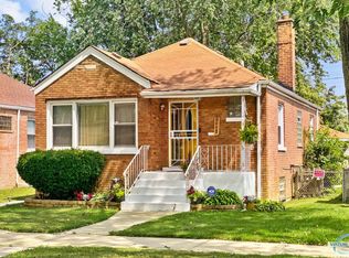 10951 S Eberhart Ave, Chicago, IL