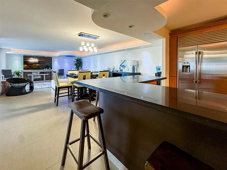 8877 Collins Ave #809 — Photo 15
