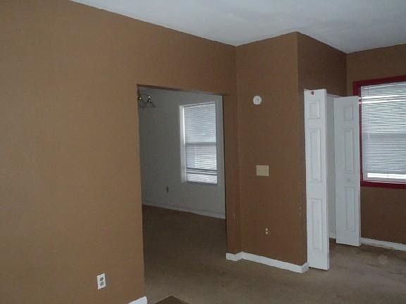 3rd image of 1551 North Ave NE