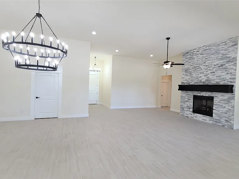 108 Tralee Ct — Photo 15
