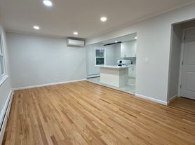 9 Walnut Ln, Harrison, NY
