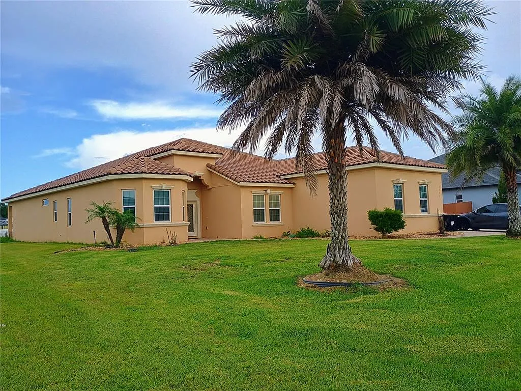 6 bed, 4.0 bath, 3238 sqft, $4,500 — Photo 3