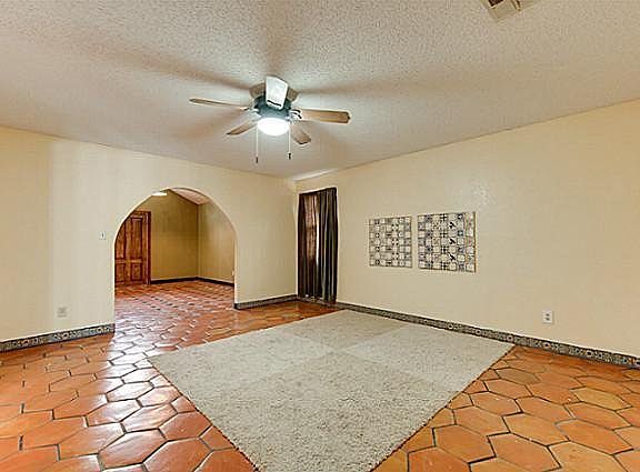 3rd image of 6301 Walnut Springs Dr