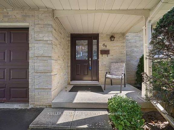3rd image of 64 Haliburton Cres