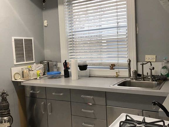 3rd image of 6339 N Talman Ave
