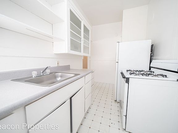 4th image of 509 41st St APT 7