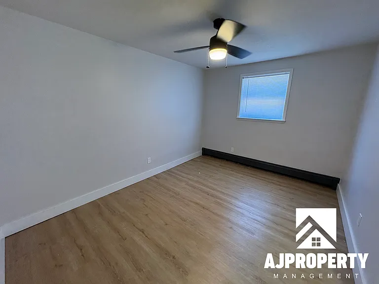 215 S Menlo Ave #2 — Photo 6