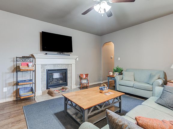 2nd image of 5219 Kemper St