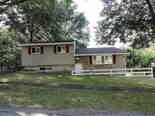 1st image of 1308 Lola St