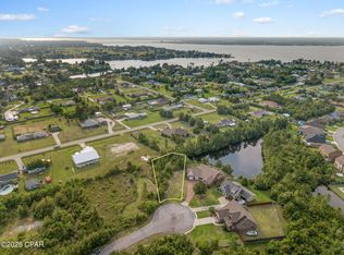 802 College Oaks Ln, Lynn Haven, FL 32444