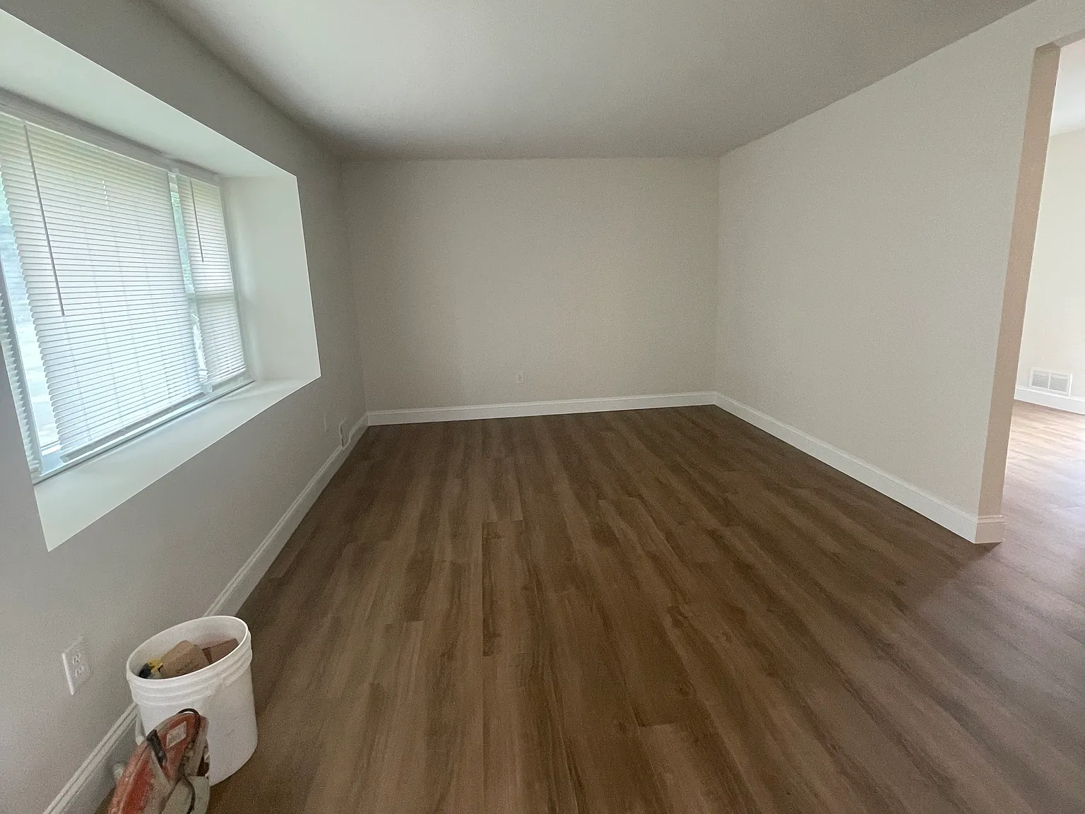 3 bed, 1327 sqft, $3,750 — Photo 2