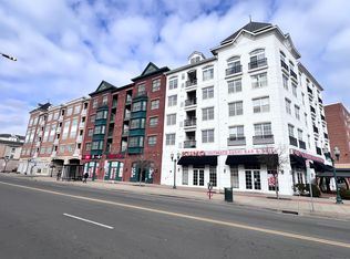 850 E Main St APT 318, Stamford, CT 06902