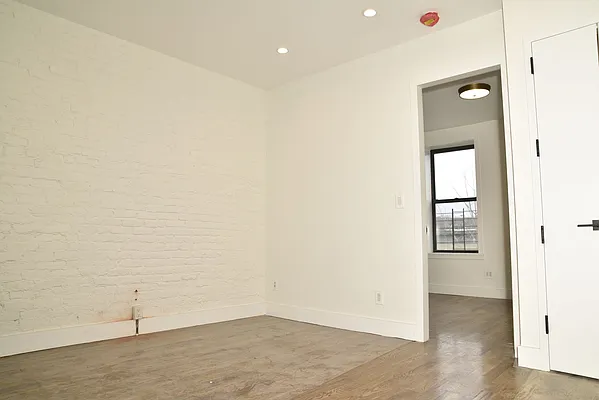 Rented by Midbrook Realty, LLC | media 15