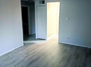 642 Melrose Ln APT 3, Beecher, IL 60401