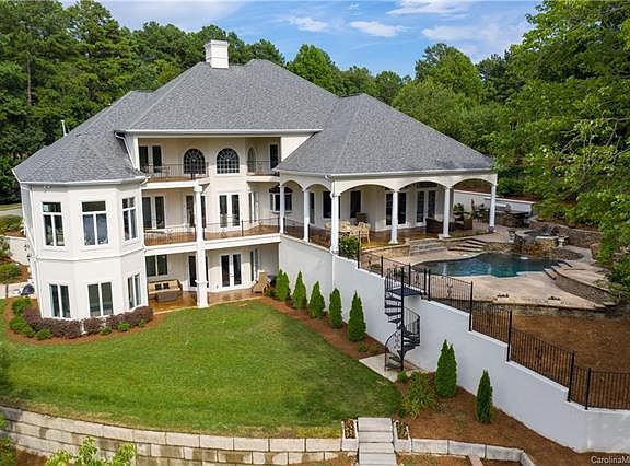 4th image of 107 Tuckernuck Dr