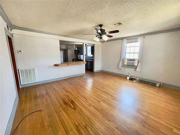 4th image of 532 Gardere Ave