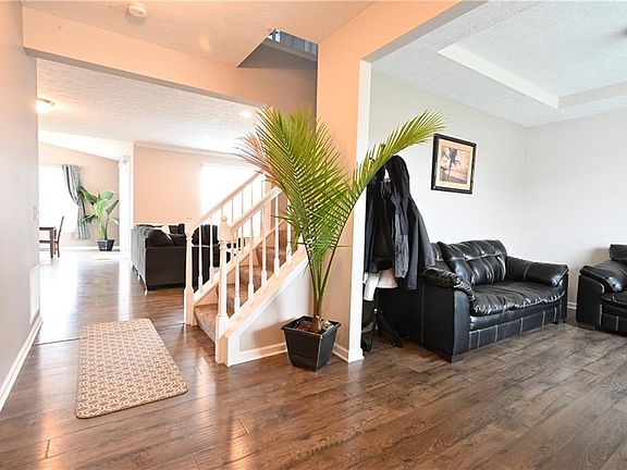 3rd image of 12687 Edgepark Cir