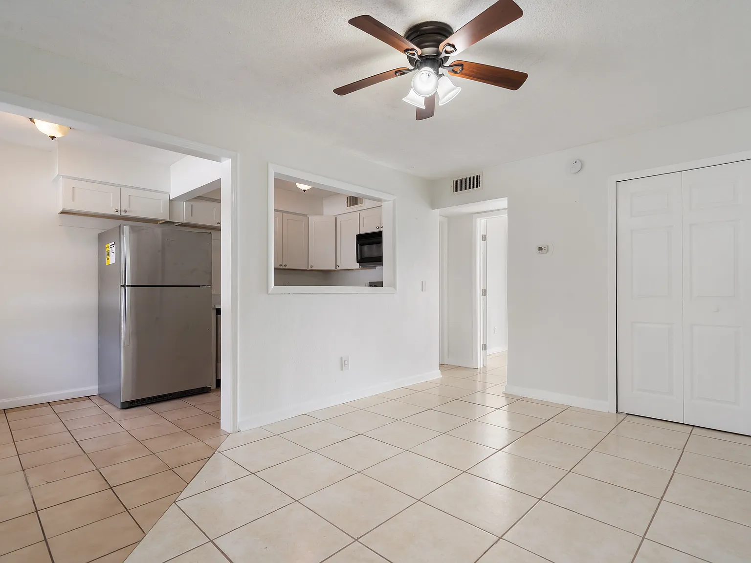 439 S Paula Dr S — Photo 4