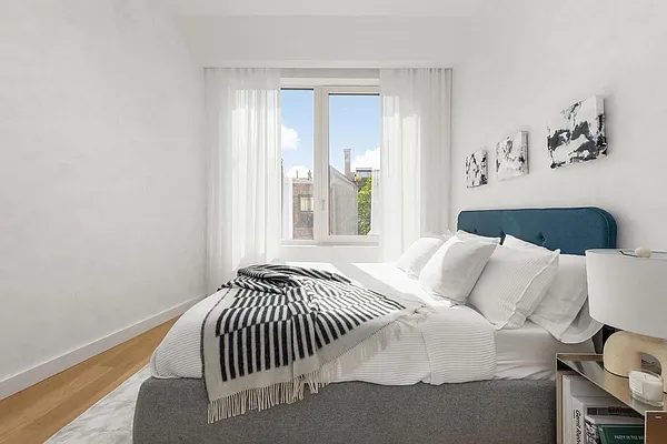 Rented by P A N Y | media 22