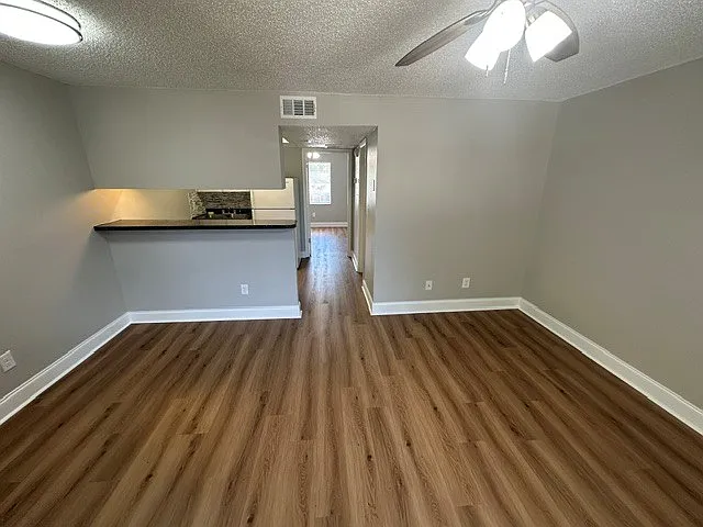 6828 S Trask St #6 — Photo 10