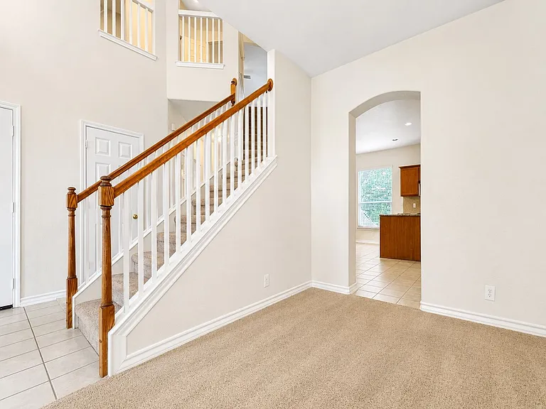 4970 Augusta Sq — Photo 5