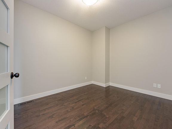 4th image of 7473 Colonel Mewburn Rd NW