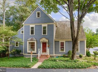 2081 Cobblestone Ln, Reston, VA 20191
