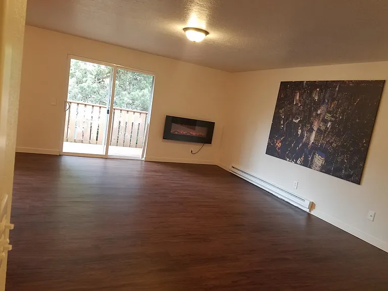 17357 Merlo Rd #6 — Photo 2