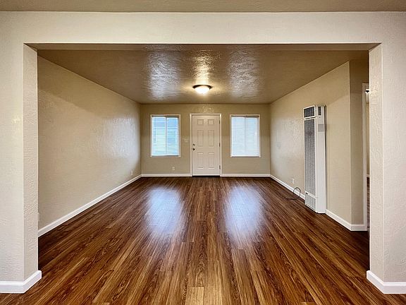 4th image of 4056 Walnut Dr APT E
