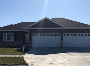 7837 Lilee Ln, Lincoln, NE 68516