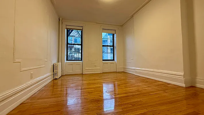 Rented by HOLTON REAL ESTATE INC. | media 4