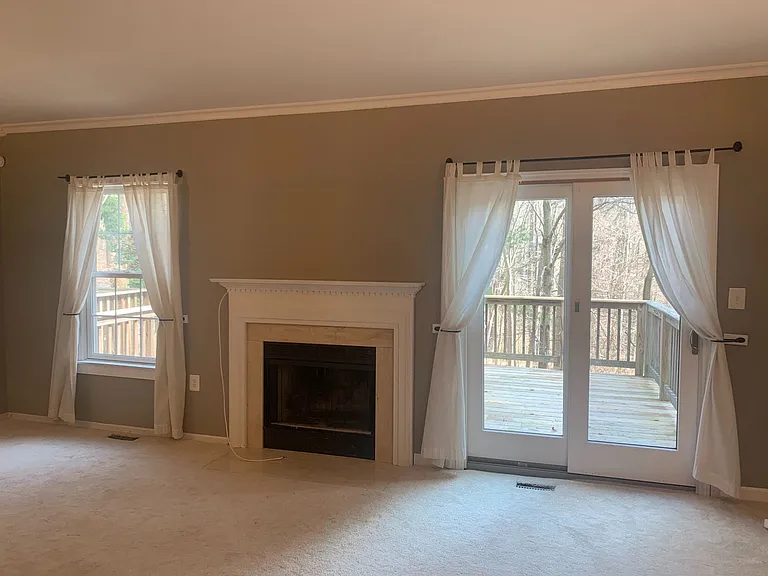 19117 Grotto Ln — Photo 5