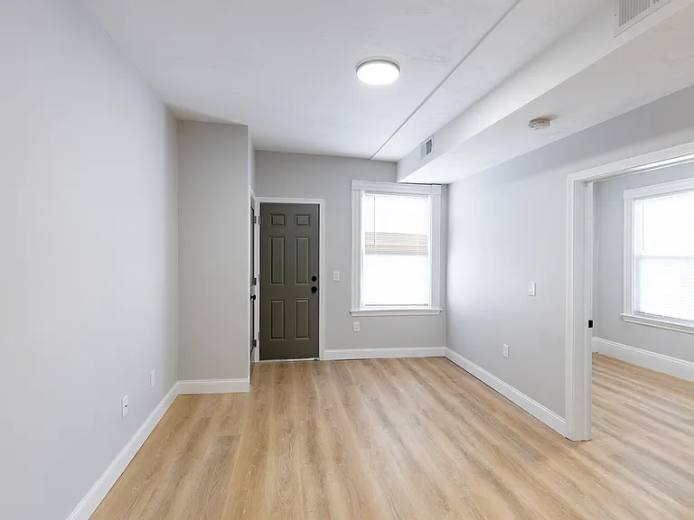 628 E 6th St #2 — Photo 10