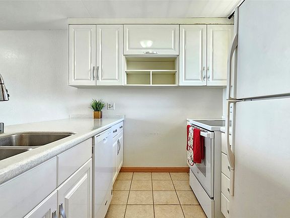 2nd image of 98-99 Uao Pl APT 2509