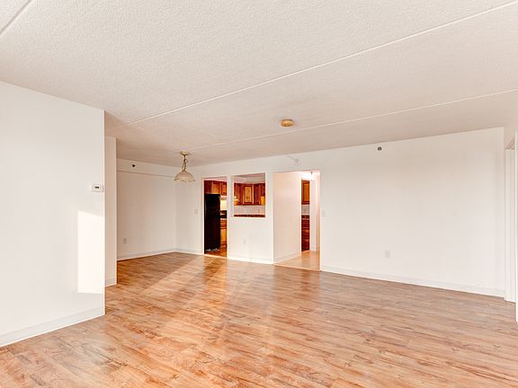 3rd image of 200 Cove Way Unit 1019