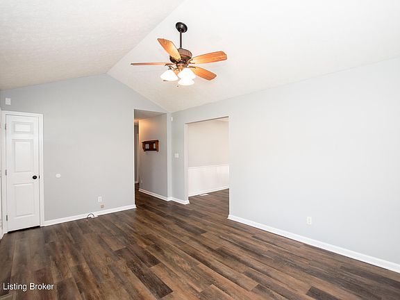 4th image of 212 Aulbern Dr W