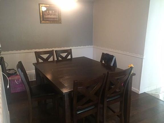3rd image of 6424 Embassy Dr