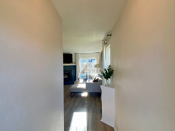 4th image of 1951 Newland Ct