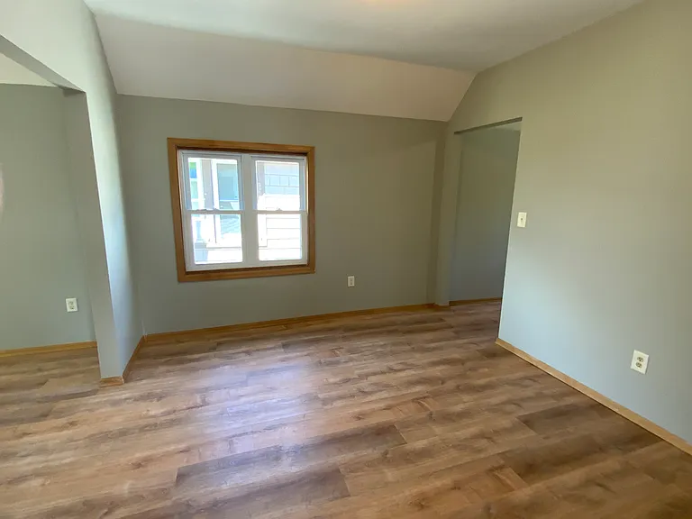 2 bed, 1.0 bath, $975 — Photo 9