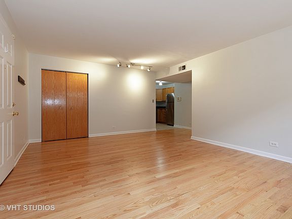 3rd image of 1138 W North Shore Ave APT 1S