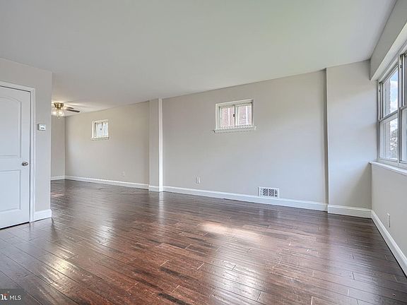 2nd image of 927 Elton Ave