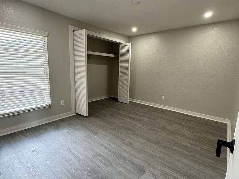 624 Desoto Dr — Photo 36