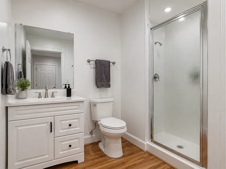 1100 W Clay St #C — Photo 14