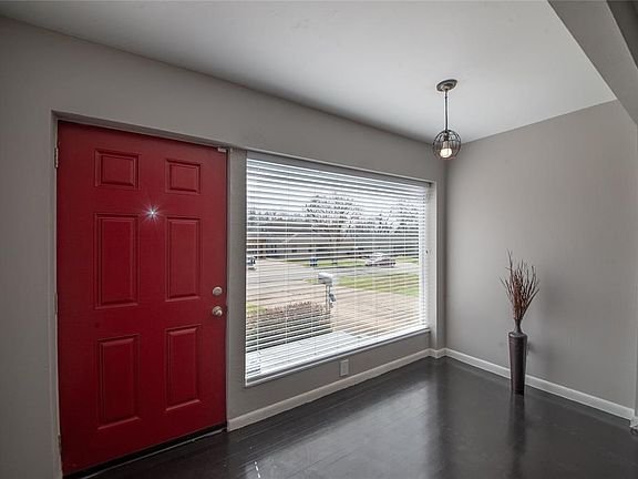 3rd image of 8911 Clearwater Dr