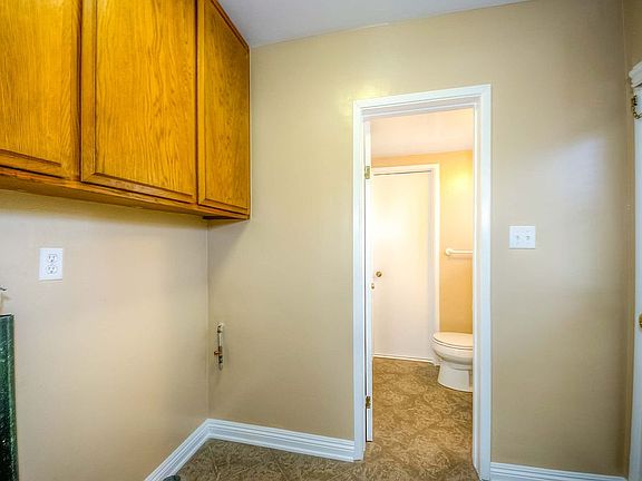 5th image of 16807 Glenburn Ave